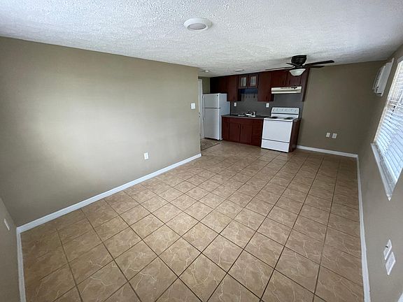 3rd image of 1217 Pierce St W #1217