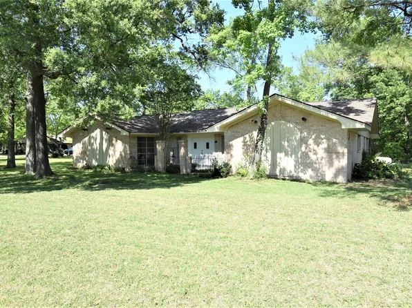 126 Rolling Wood Rd, Baytown, TX 77520
