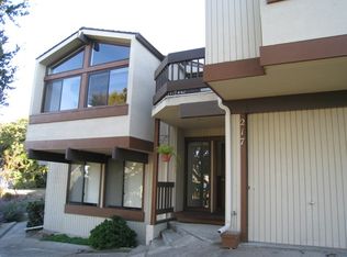 217 1st St, Pacific Grove, CA 93950