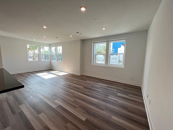 4th image of 1214 W Cara Dr