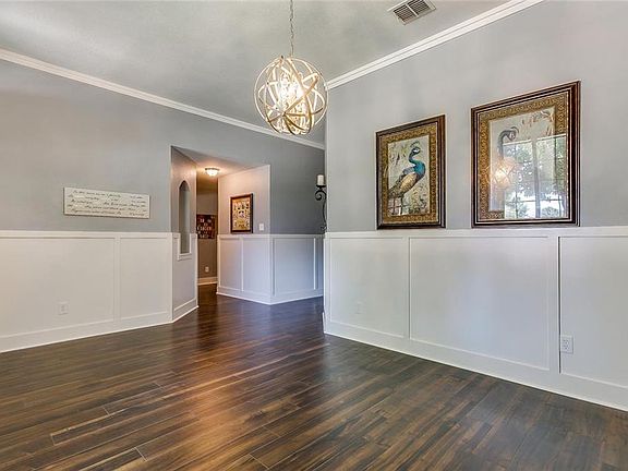 4th image of 5009 Carrotwood Dr