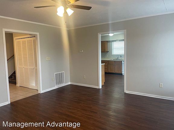 3rd image of 3611 Thornhill Cir E