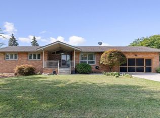 240 Lafferty Ave, Lasalle, ON N9J 1K3