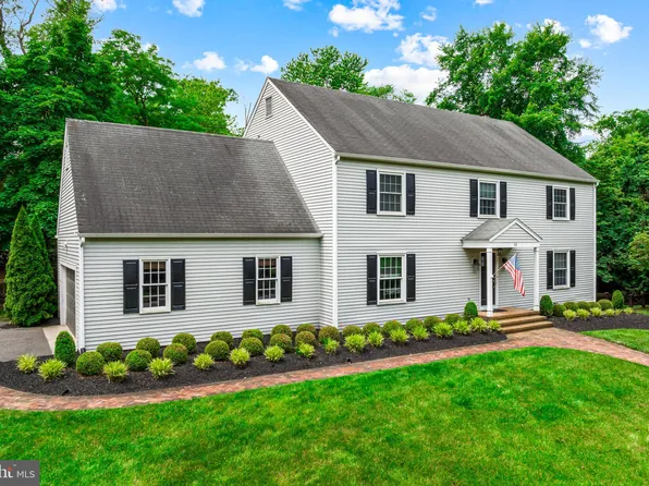 58 Cove Rd, Moorestown, NJ 08057