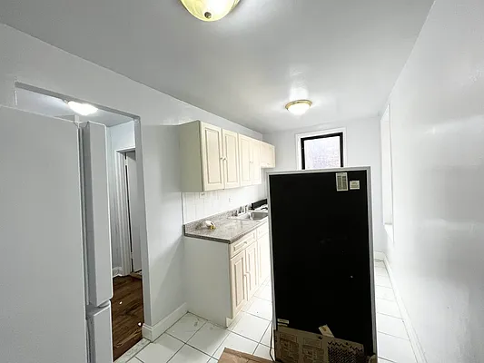 Rented by Premier One Realty LLC | media 6