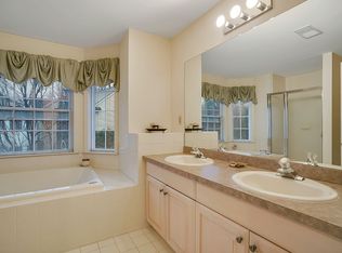 142 Arrowgate Dr, Randolph, NJ