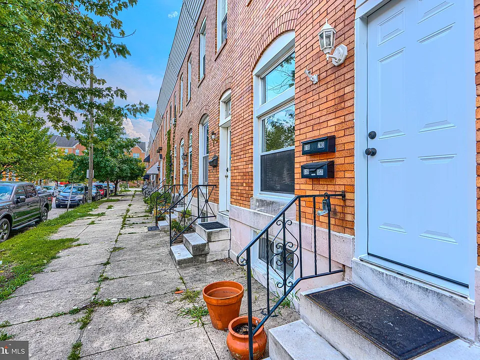 616 S Lehigh St