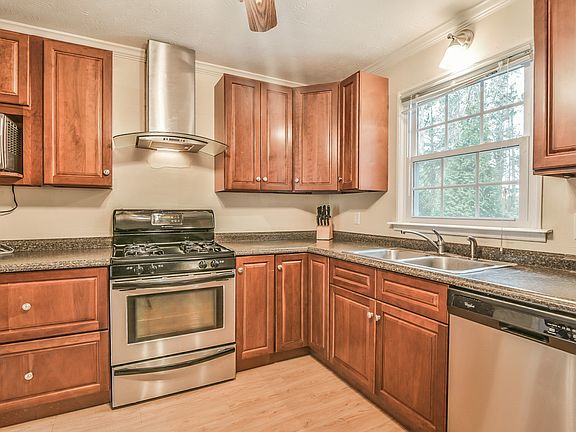 2nd image of 1900 Falcon Wood Pl NE