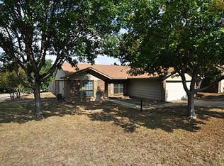 4225 Glen Pines Ct, Arlington, TX 76016