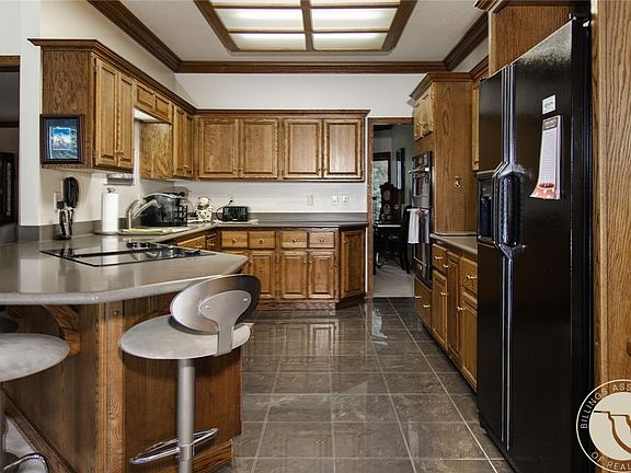 2nd image of 37 Heatherwood Ln
