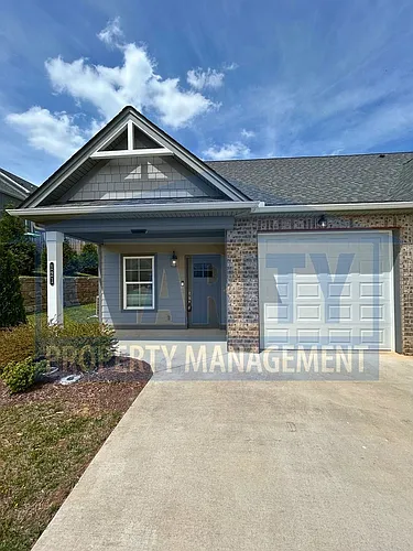 121 Bellingham Cv NE Photo 1