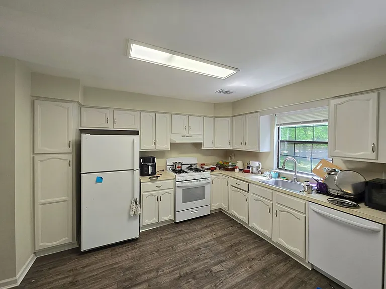 3706 Cricket Cir — Photo 5
