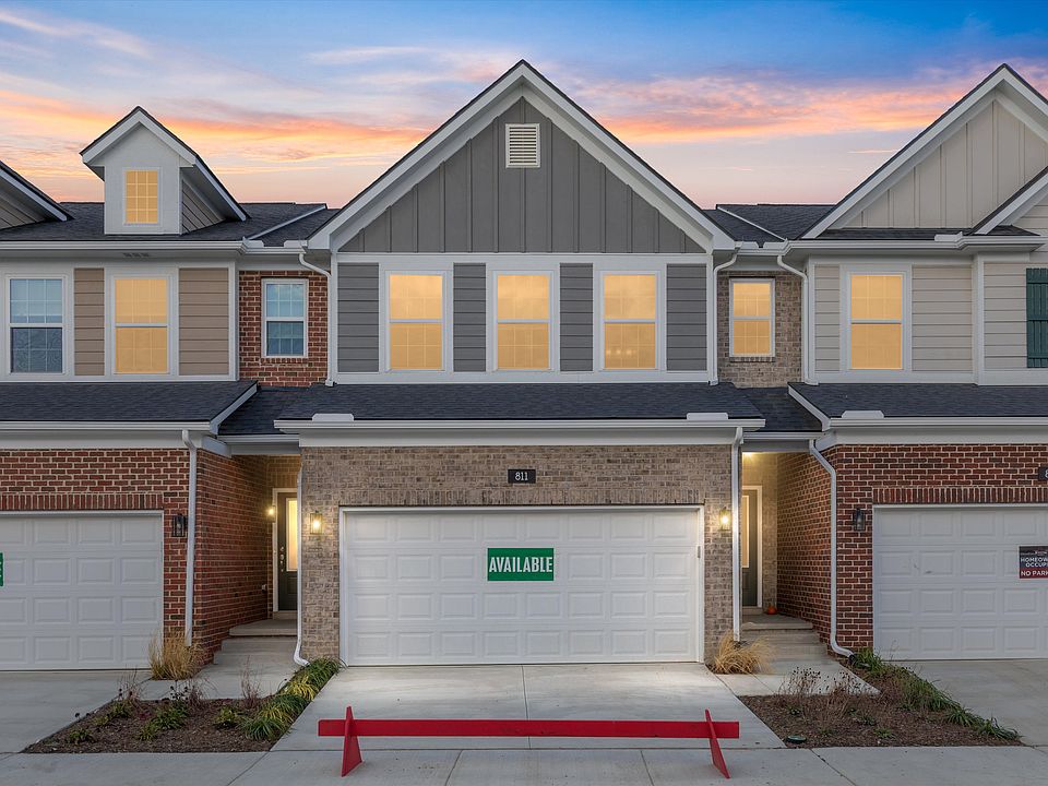 1st image of 811 Balmoral Ln