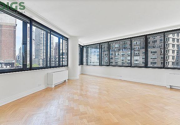 3rd image of 62 W 62nd St APT 7D