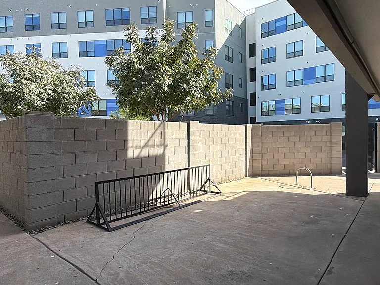 Greenhouse — Photo 20