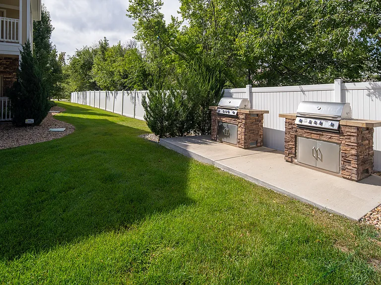Kipling Commons — Photo 16