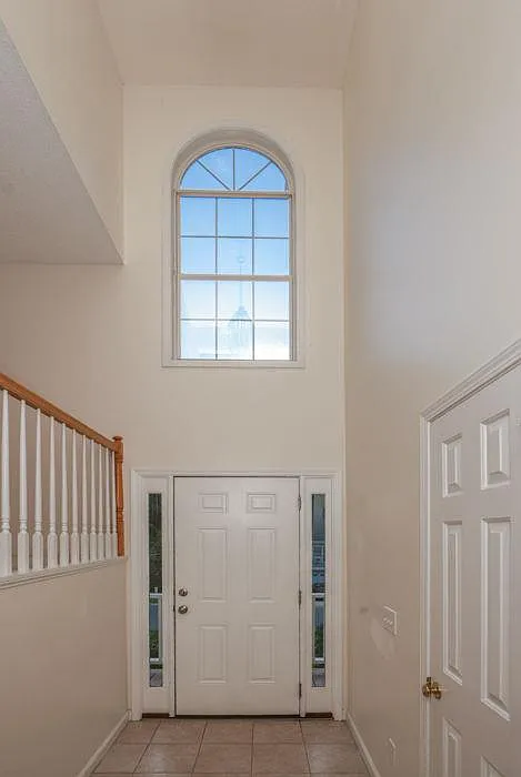 4 bed, 3.0 bath, 2275 sqft, $2,600 — Photo 4