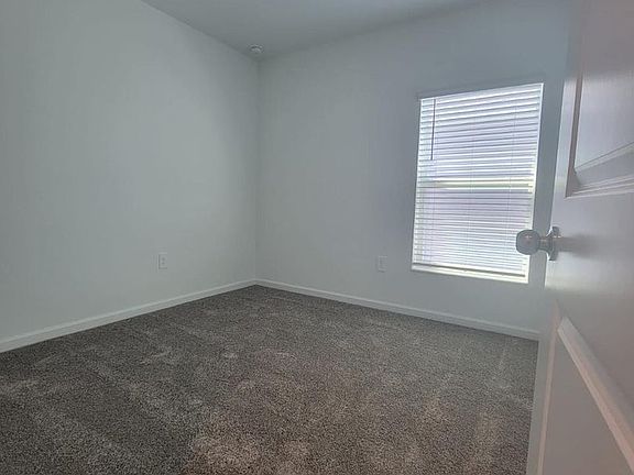 4th image of 5004 Worchester Dr