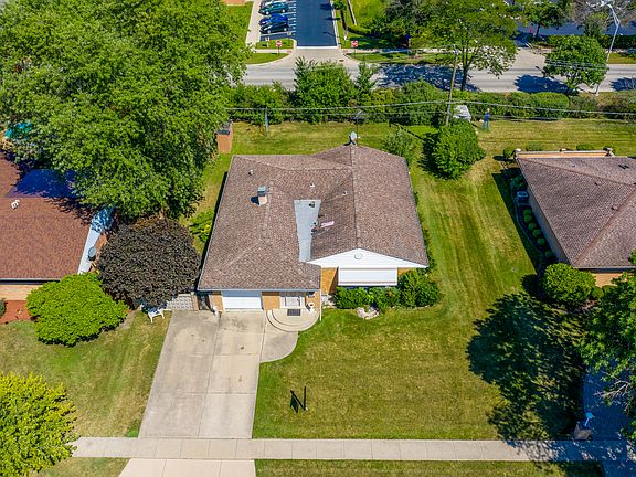 3rd image of 4761 N Redwood Dr