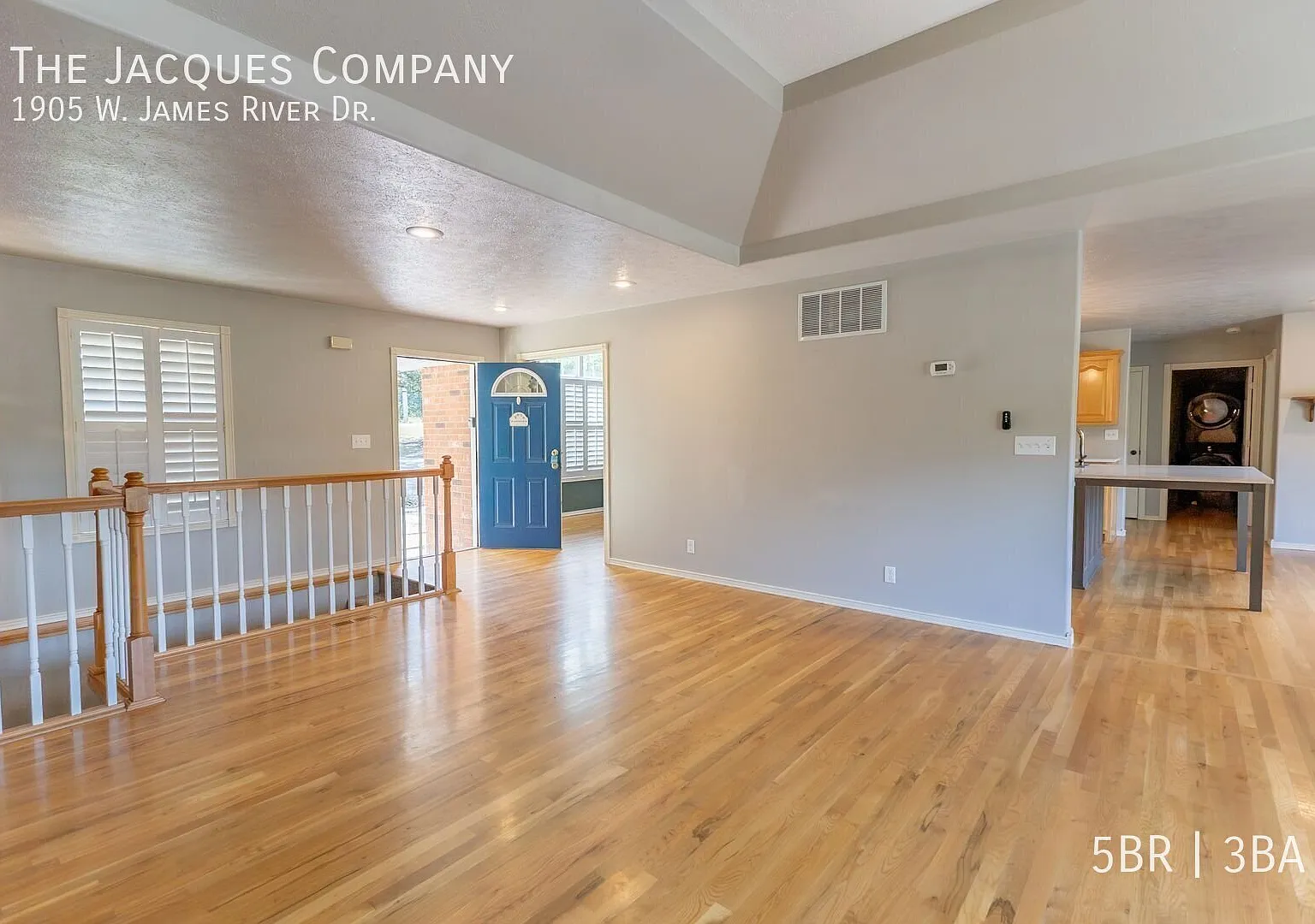 5 bedroom, 3 bath, 3 car garage home with pool & hot tub in Nixa — Photo 3