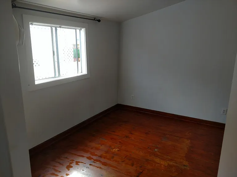 5065 Brighton Ave #COTTAGE — Photo 10