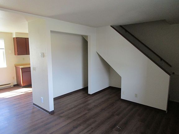 2nd image of 212 SE 5th St APT 14