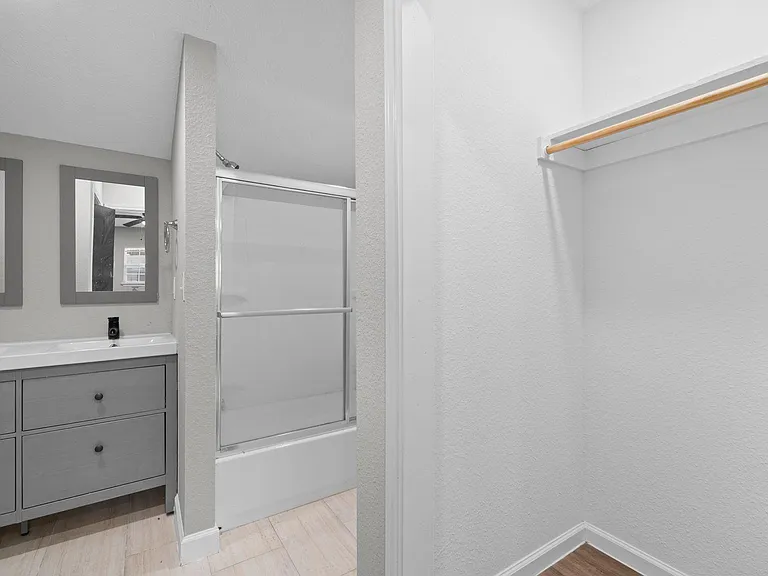 5242 Greylog Dr — Photo 9