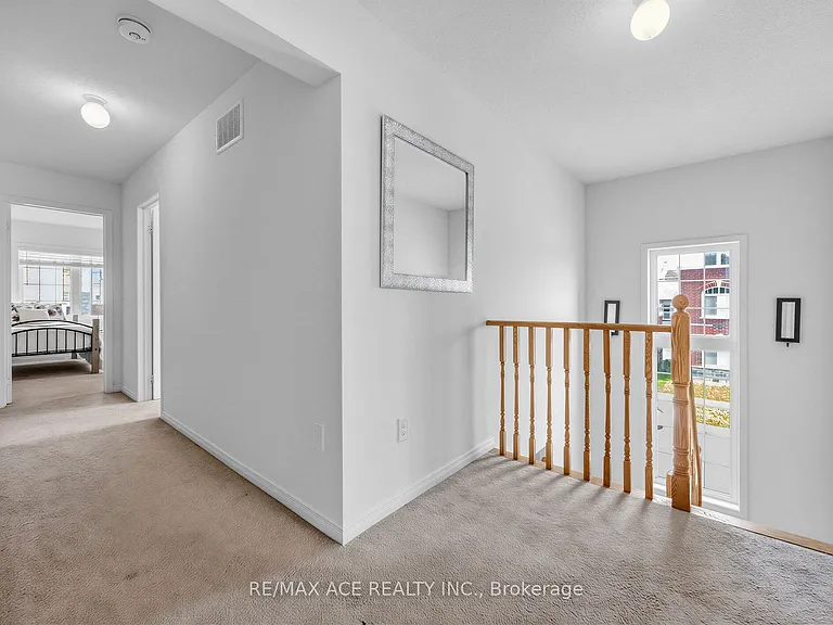 35 Turnerbury Ave — Photo 17