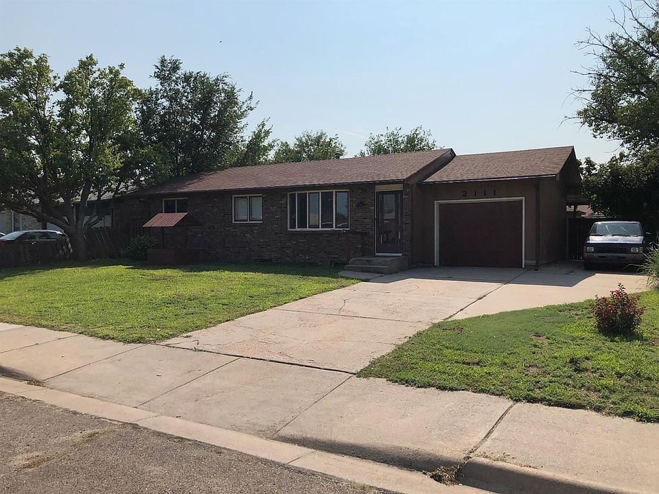 1st image of 2111 N Commanche Dr