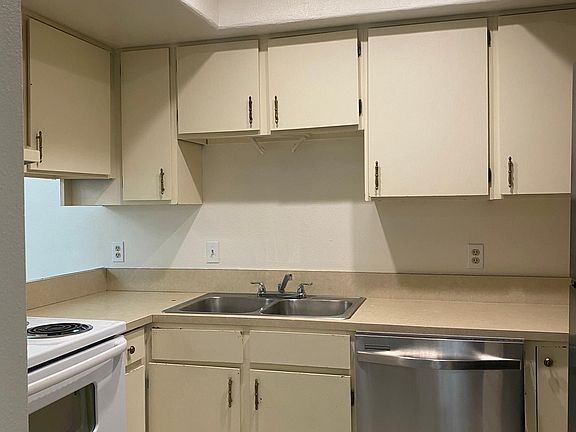 4th image of 2311 N Grand Ave