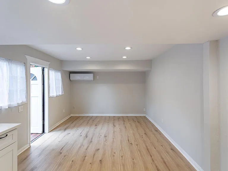 84 S Hermosa Ave #1/2 — Photo 8