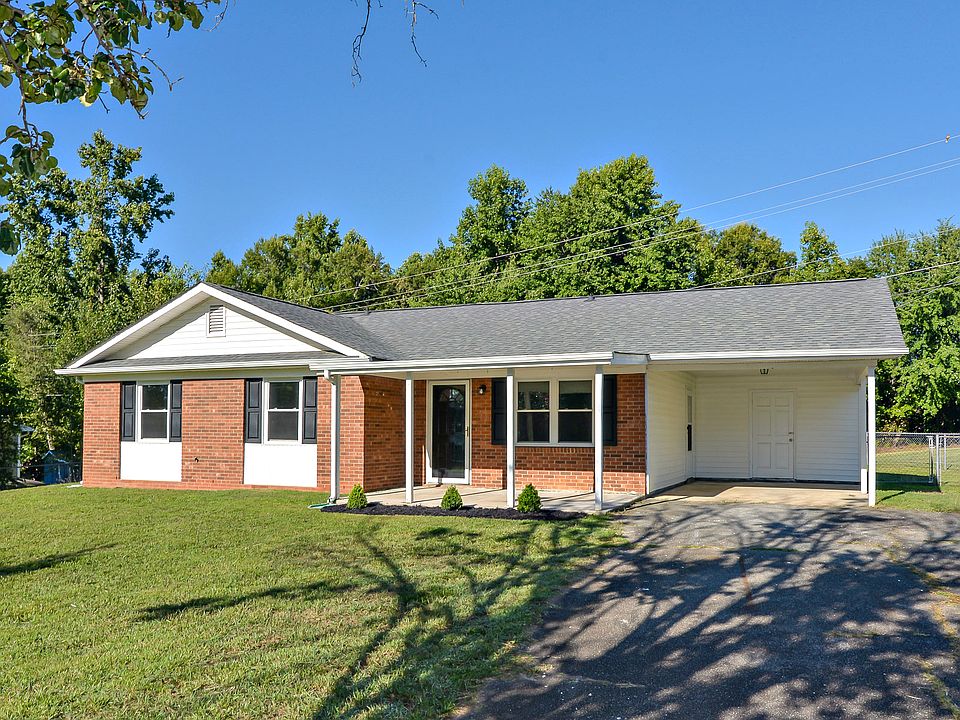 1st image of 204 Springhill Ln