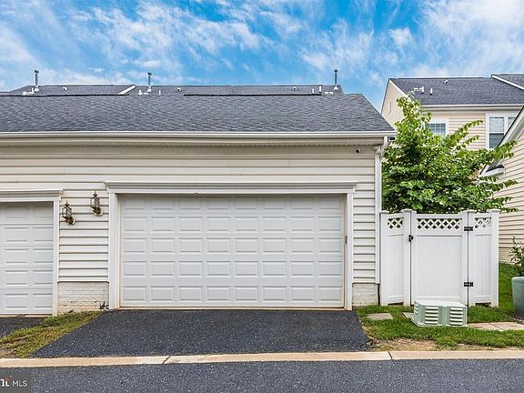 3rd image of 23129 Yellowwood Dr