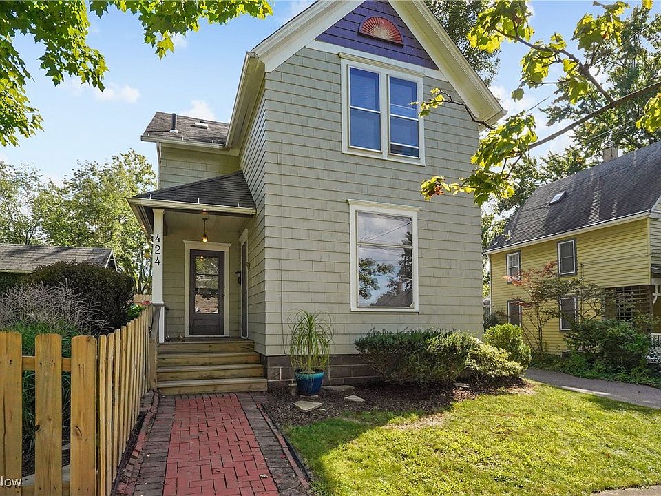 1st image of 424 School Ave