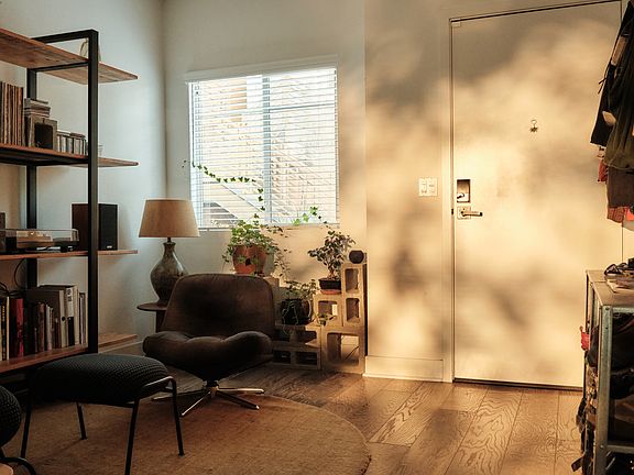 Sitting Room/Front Door