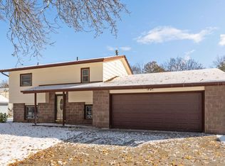 1003 Honeysuckle Ln, Farmington, MN 55024