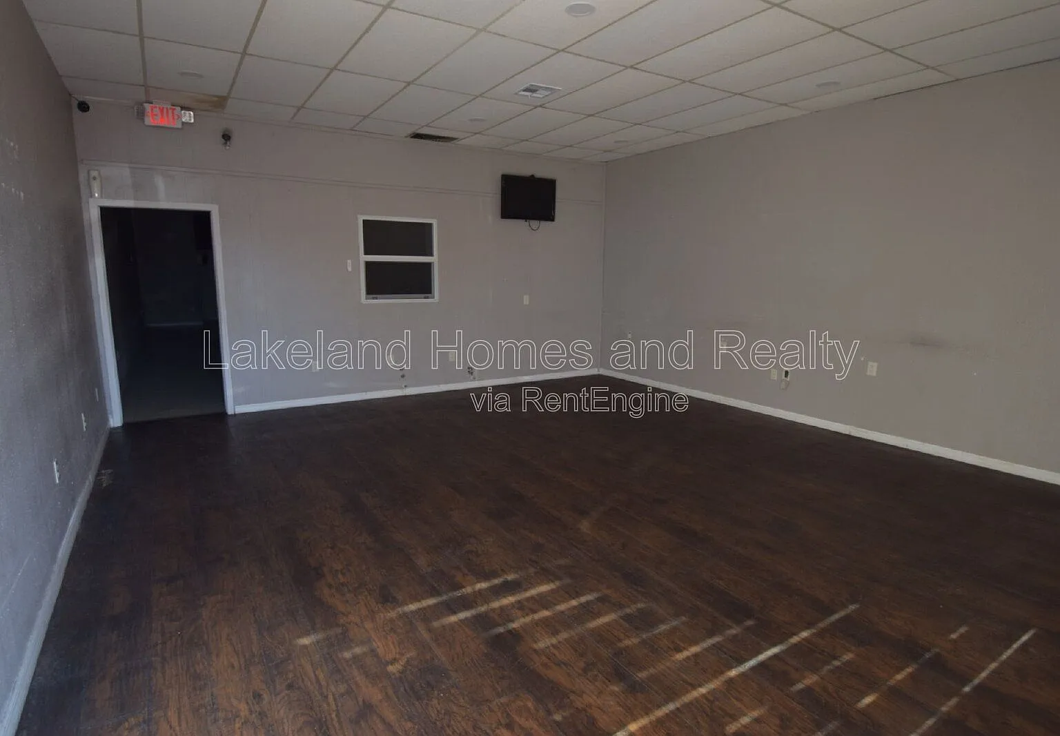 Studio, 1035 sqft, $1,400 — Photo 3