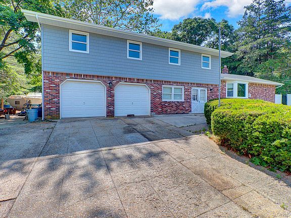 2nd image of 6 Stonington Circle