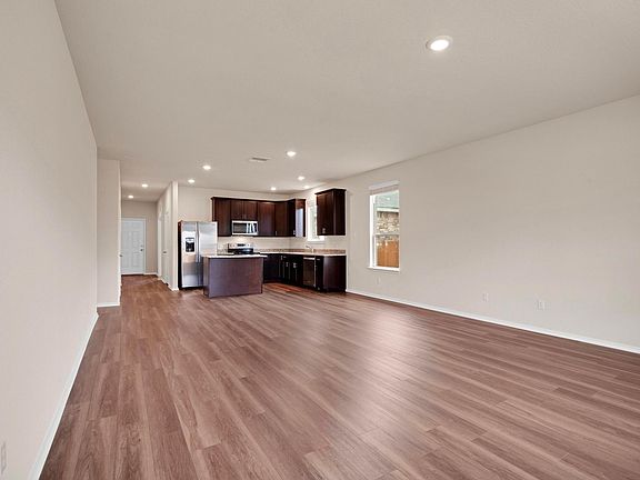 4th image of 200 Janice Rd