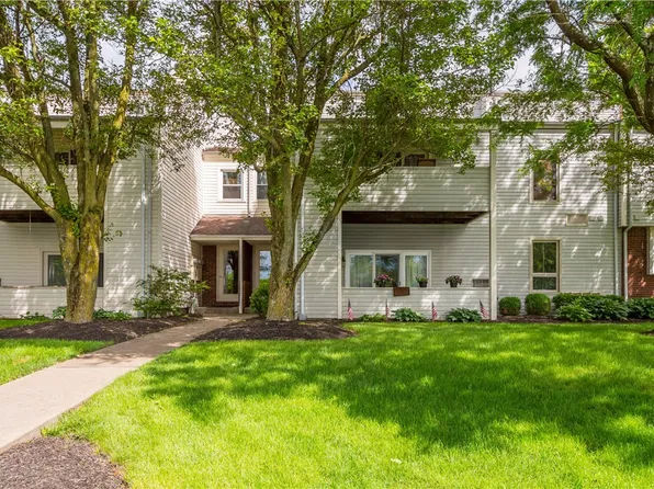 2404 Kenzie Dr, Pittsburgh, PA 15205