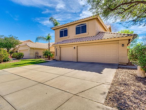 3rd image of 353 E Palomino Ct