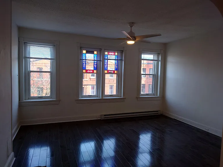 1832 Bolton St #3A — Photo 1
