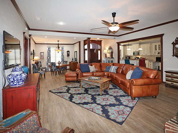 4th image of 6715 Blossom Ct