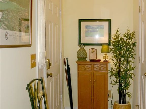 3rd image of 19A Pinehurst Manor
