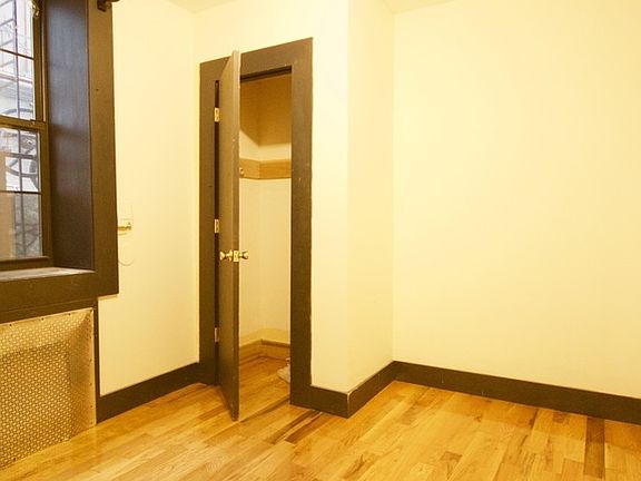3rd image of 360 Franklin Ave #2S