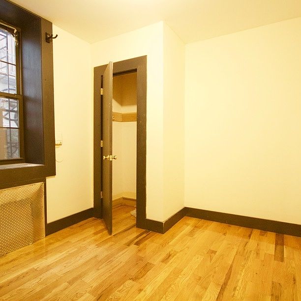 1st image of 360 Franklin Ave #09L