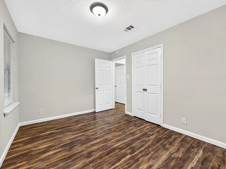 530 Globe St — Photo 26