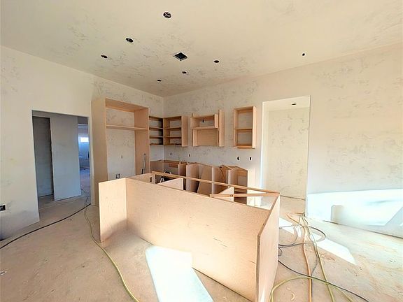 3rd image of 2201 Winter Ridge Rd