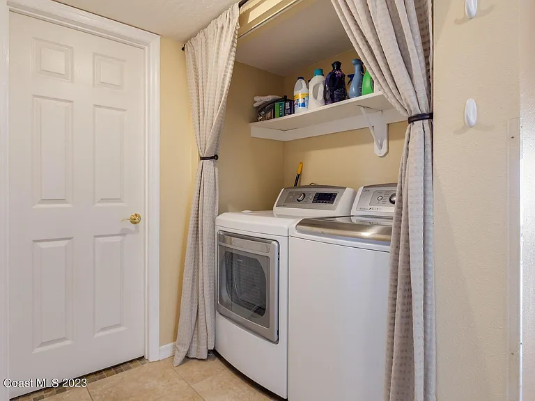 555 Harrison Ave #402 — Photo 21