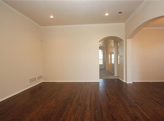 2nd image of 1333 Hillcrest Dr